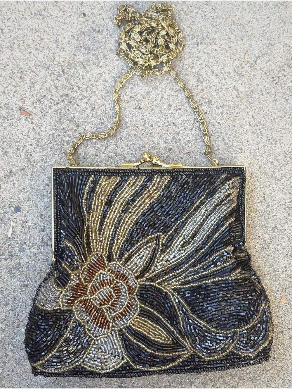 Vintage Floral Beaded Evening Bag with Gold Chain Strap #delicate #event